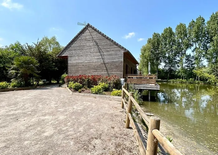 Chalet Avec Terrasse Sur Pilotis Vue Sur L\'Etang