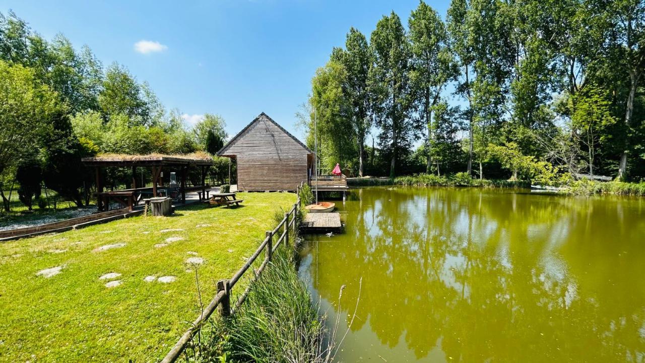 Avec Terrasse Sur Pilotis Vue Sur L'etang *